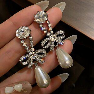 Pearl and Rhinestone Bowknot Design Drop